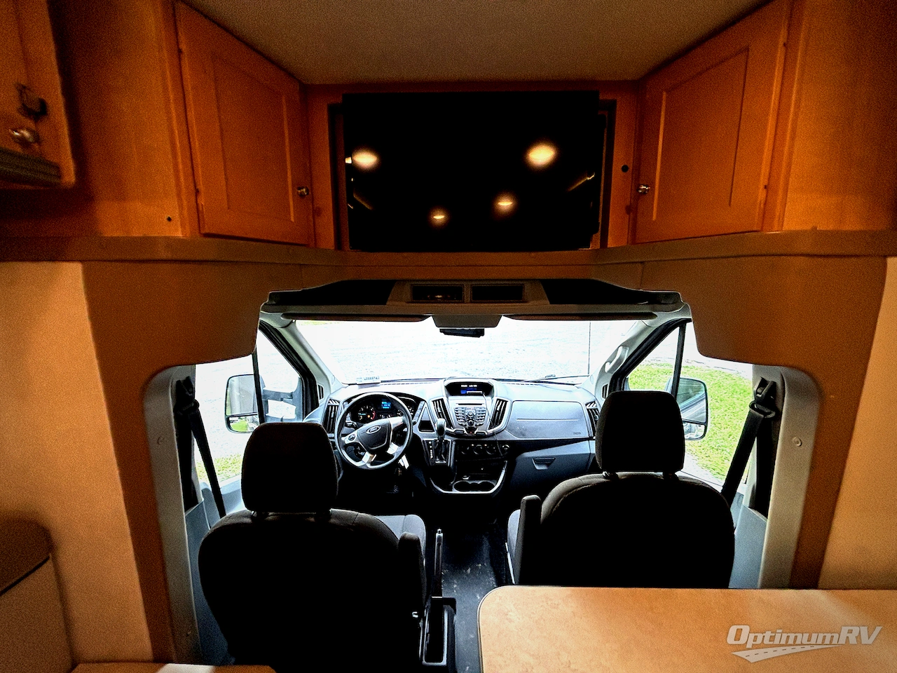 2017 Winnebago Fuse 23T Photo 10