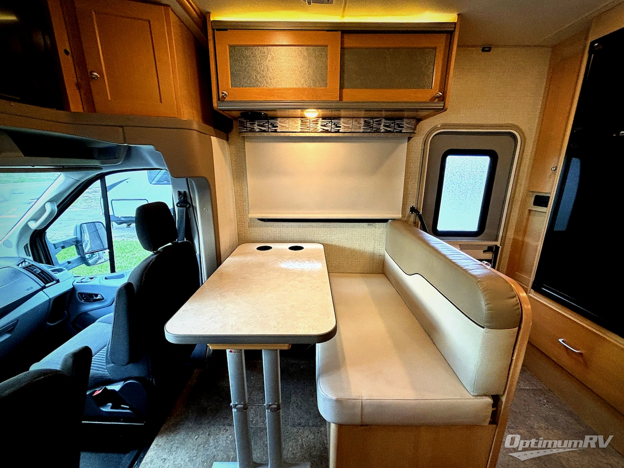 2017 Winnebago Fuse 23T Photo 11