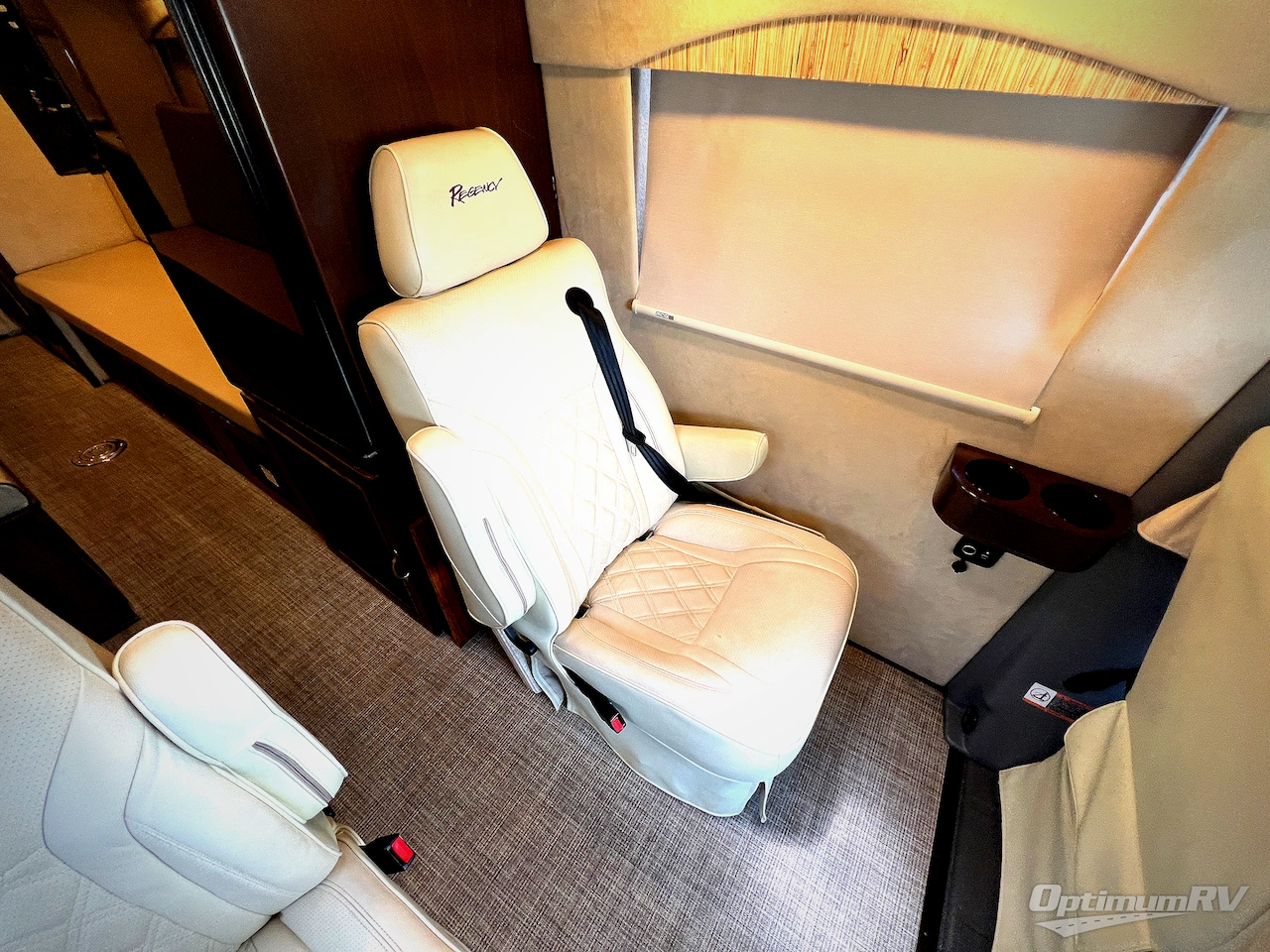 2018 Regency Xalta 4 Captain Photo 9