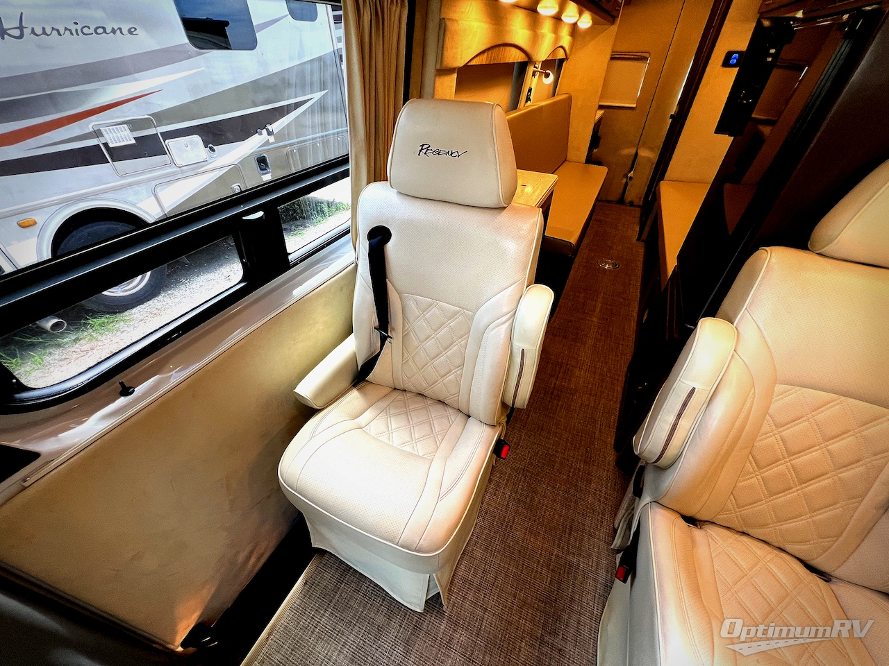 2018 Regency Xalta 4 Captain Photo 10