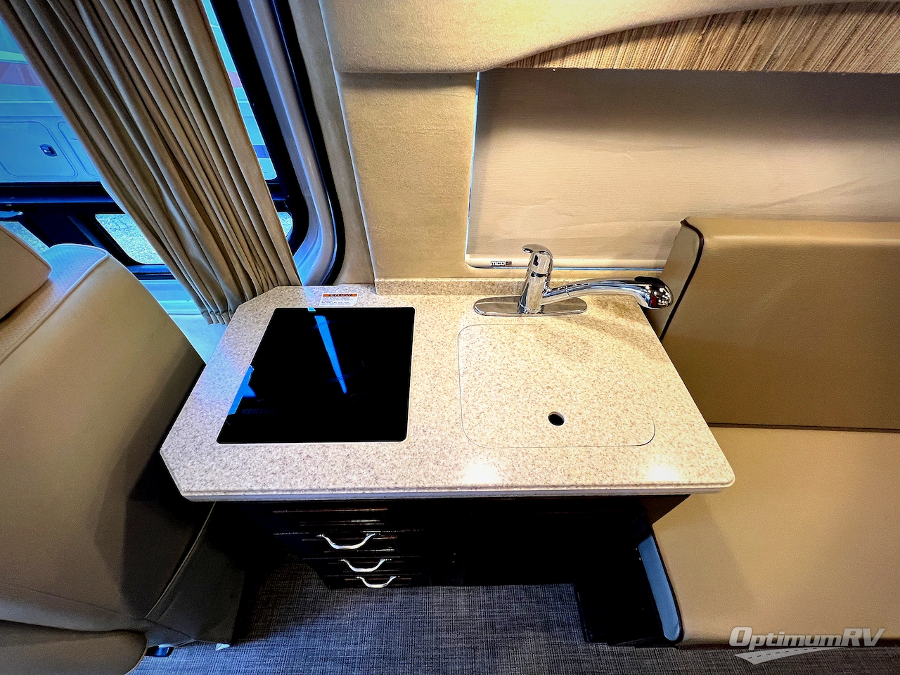 2018 Regency Xalta 4 Captain Photo 14