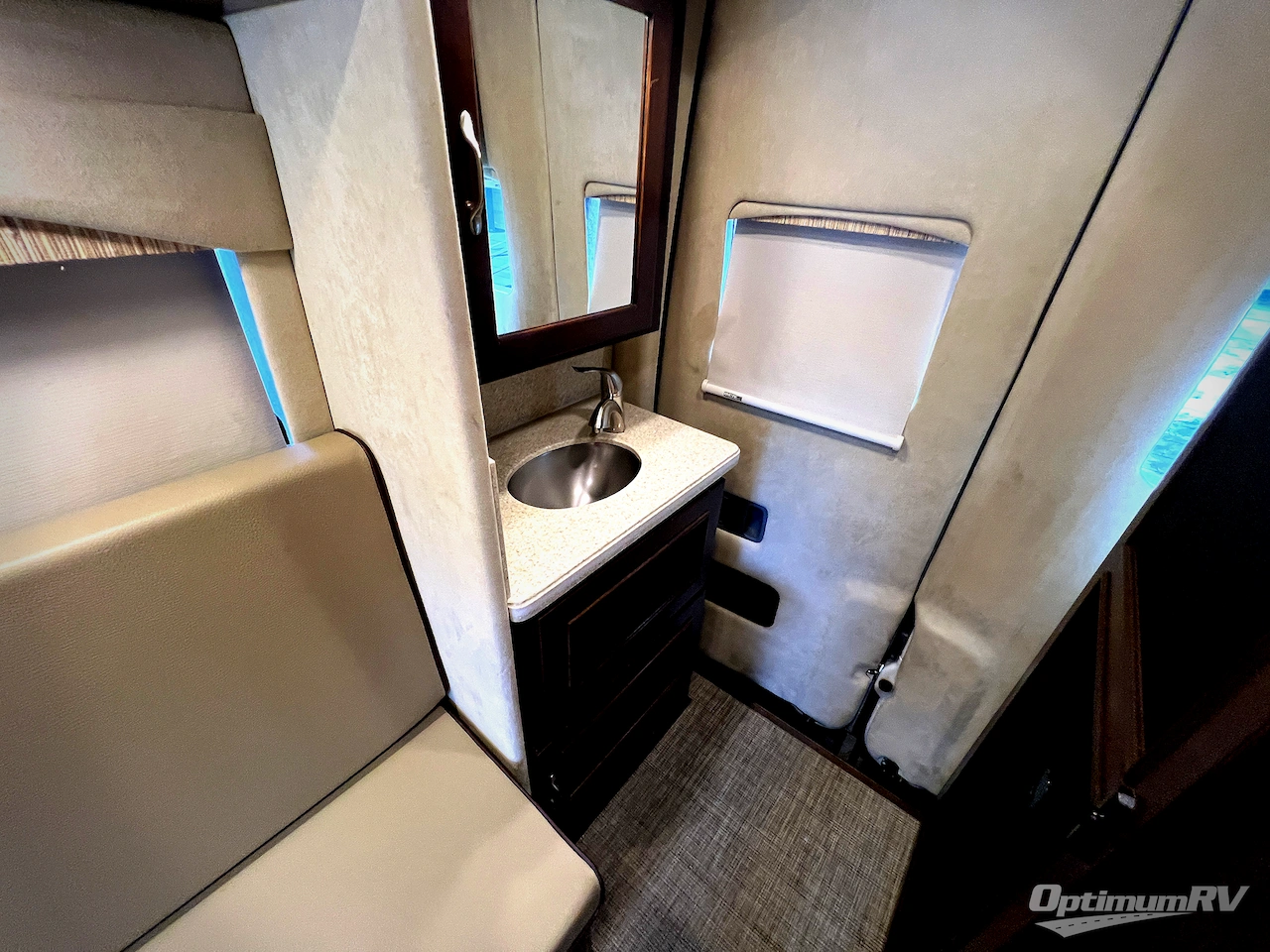 2018 Regency Xalta 4 Captain Photo 20