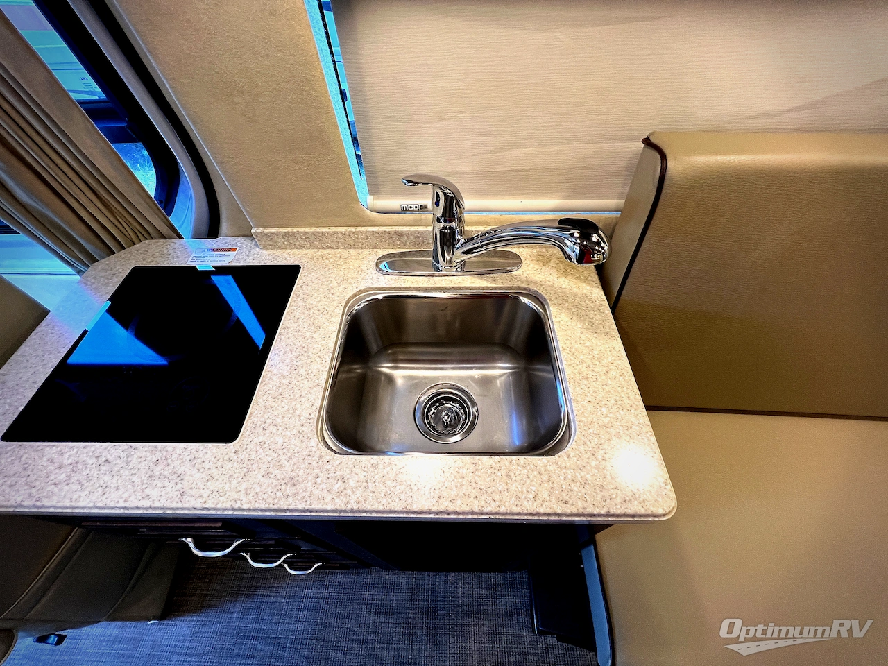 2018 Regency Xalta 4 Captain Photo 16