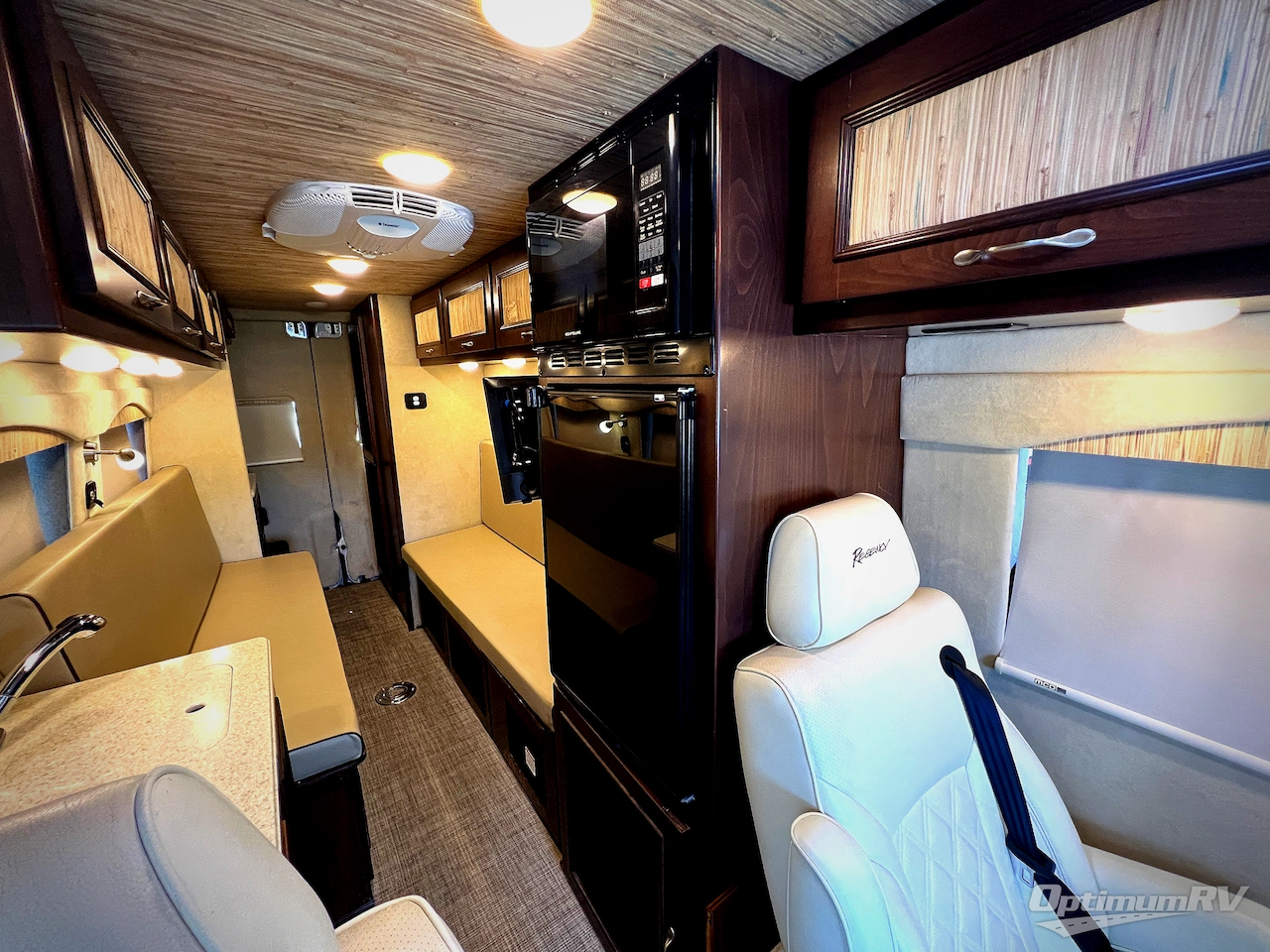 2018 Regency Xalta 4 Captain Photo 11