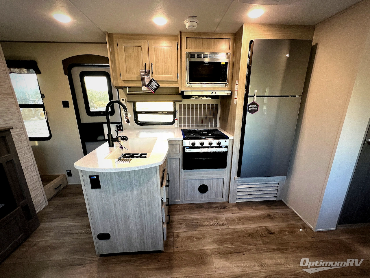 2026 Coachmen Catalina Legacy Edition 333DBDSCK Photo 9