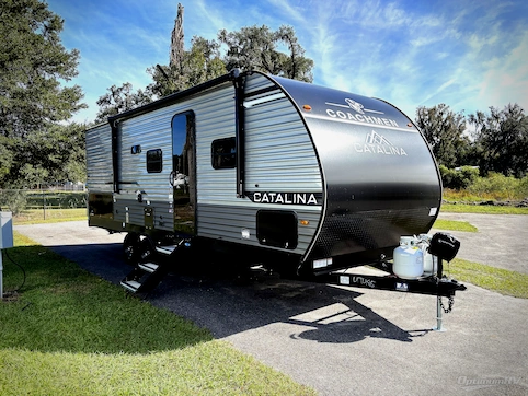 New 2026 Coachmen Catalina Summit Series 8 231BHS Featured Photo