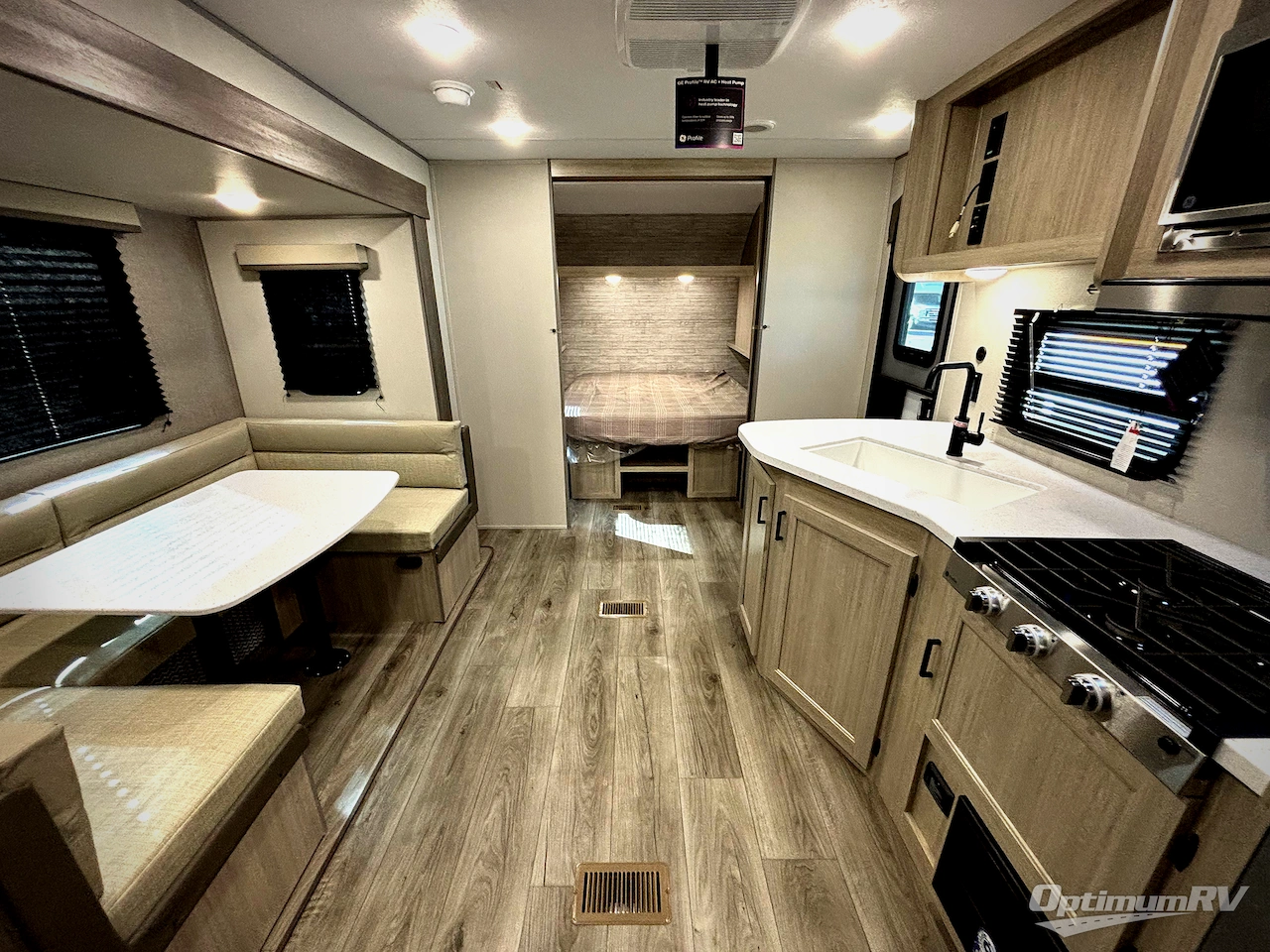 2026 Coachmen Catalina Summit Series 8 231BHS Photo 5