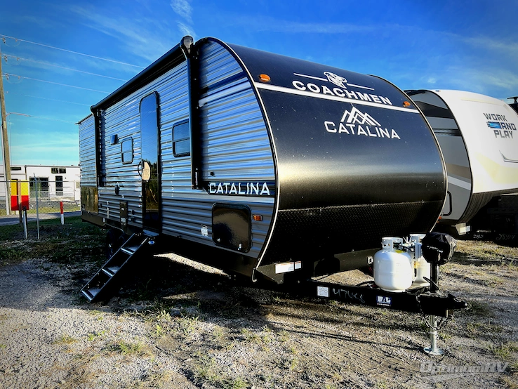 2026 Coachmen Catalina Summit Series 8 231BHS RV Photo 1