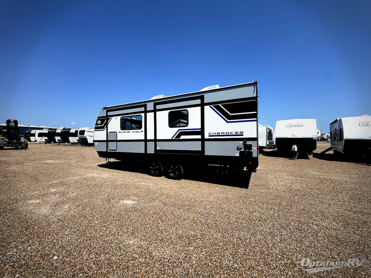 2027 Forest River Cherokee Alpha Wolf 25FKX Photo 3