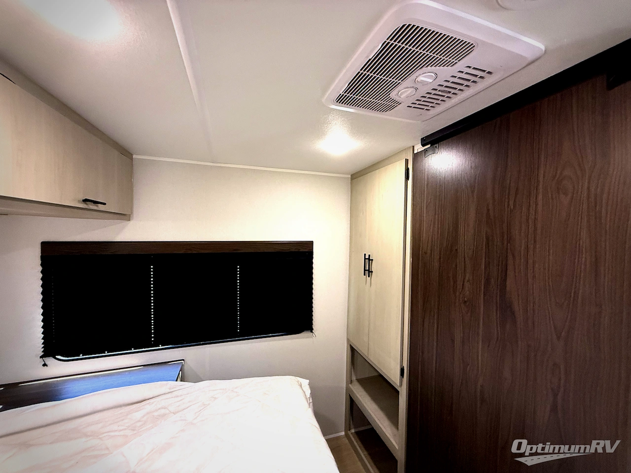 2027 Forest River Cherokee Alpha Wolf 27BHX Photo 16