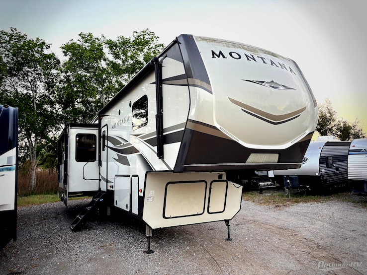 2020 Keystone Montana 3121RL RV Photo 1