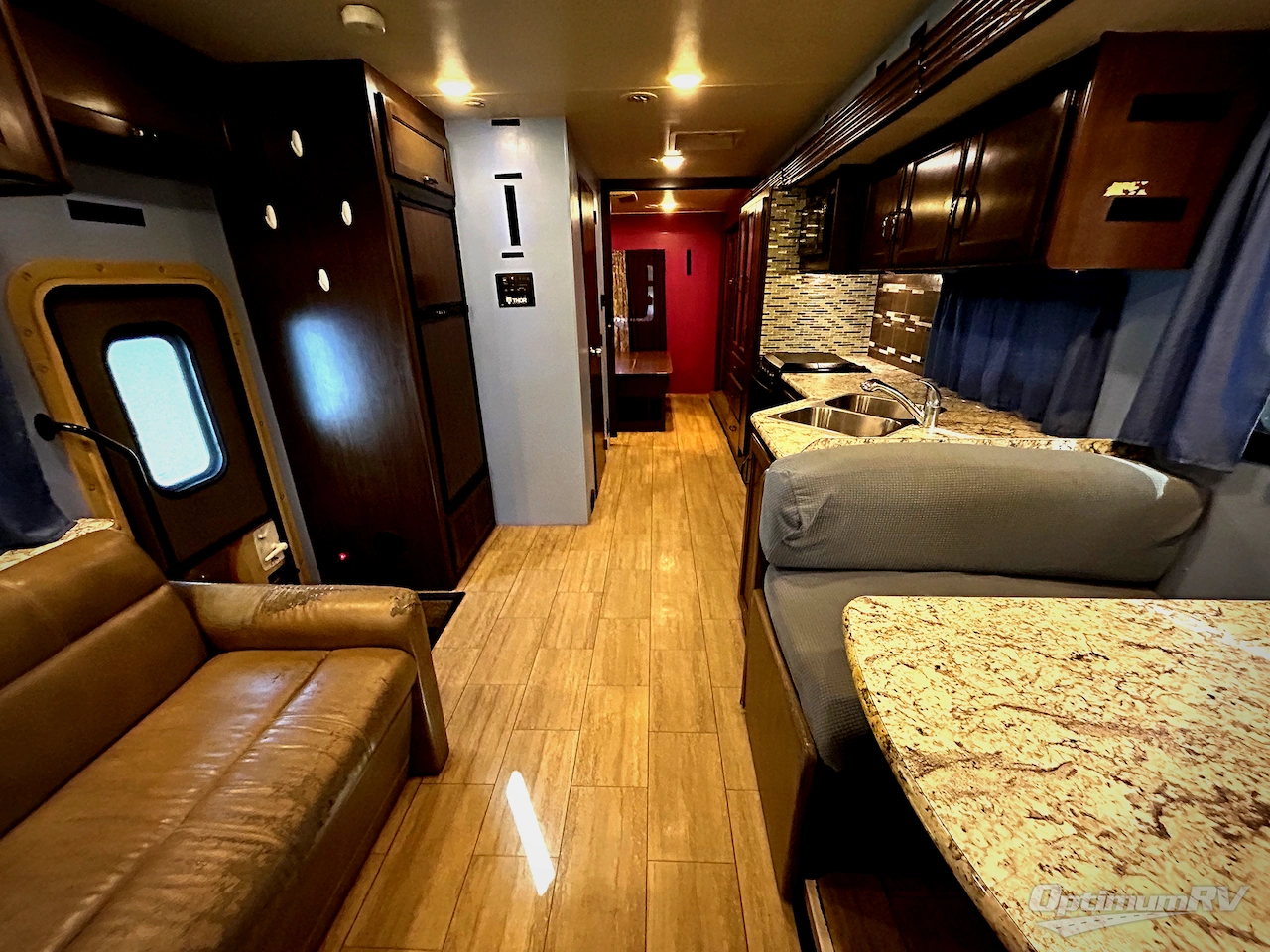 2019 Thor Freedom Traveler A30 Photo 4