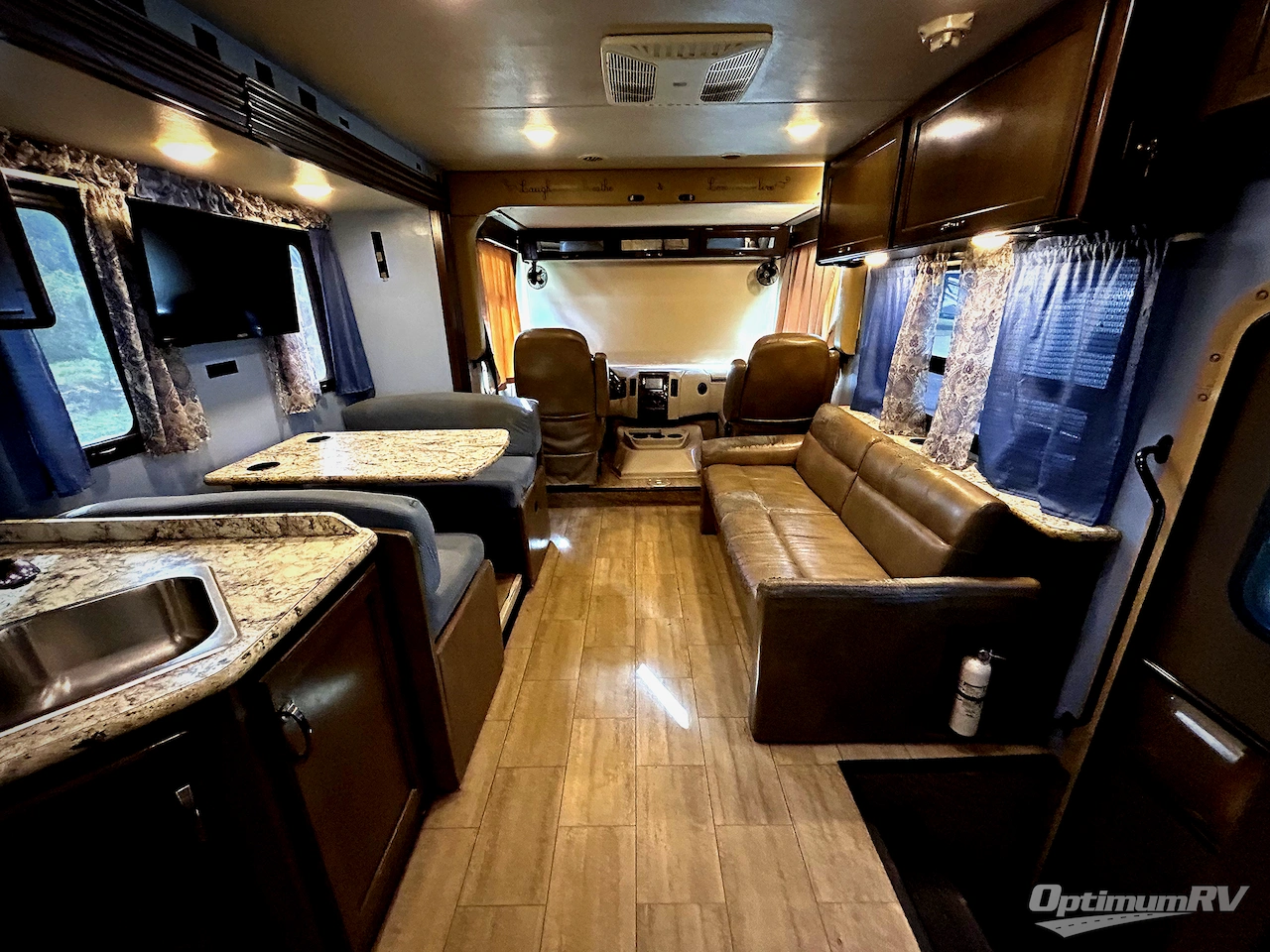 2019 Thor Freedom Traveler A30 Photo 5