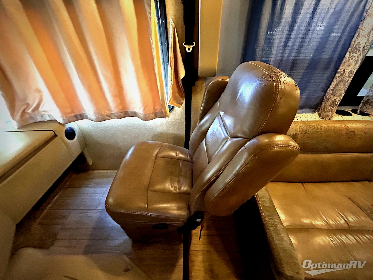 2019 Thor Freedom Traveler A30 Photo 9