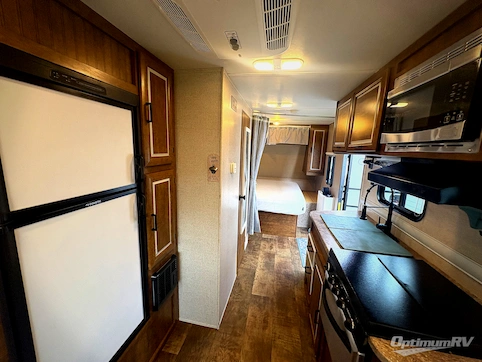 2018 CrossRoads Zinger ZR211RD RV Photo 4