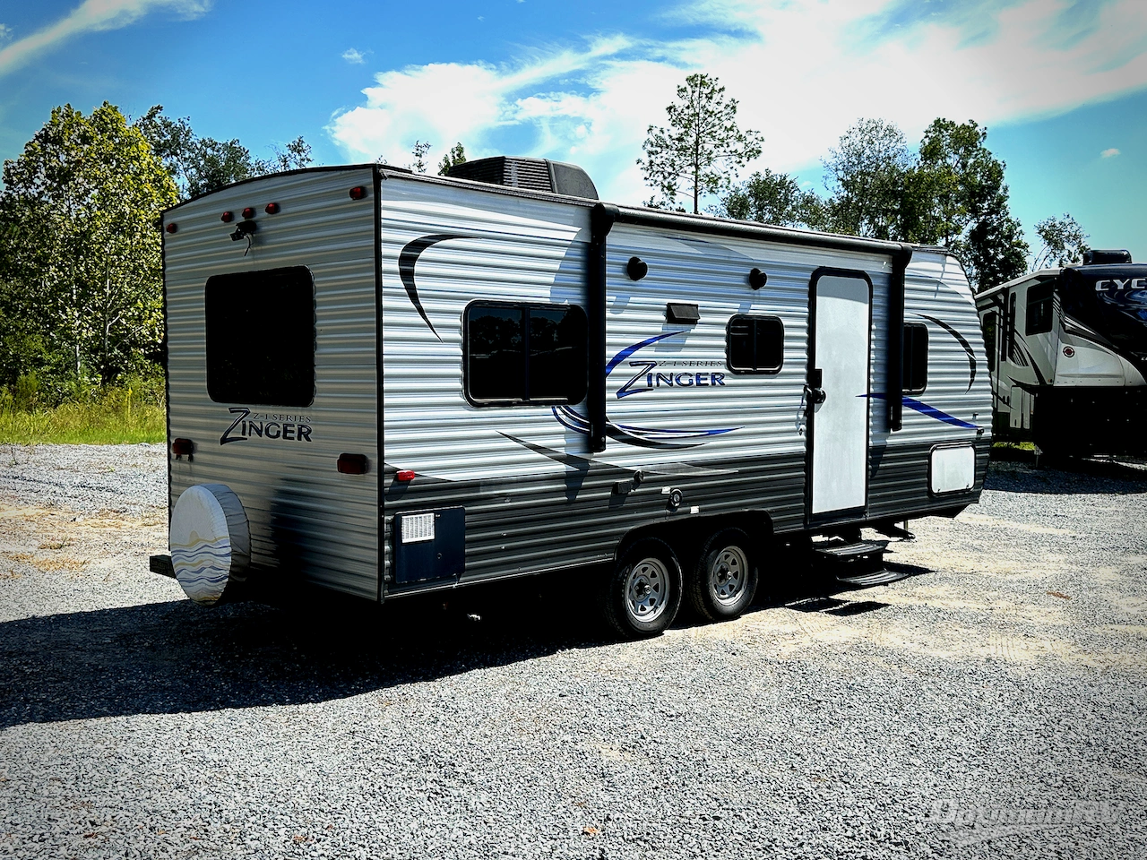 2018 CrossRoads Zinger ZR211RD Photo 2