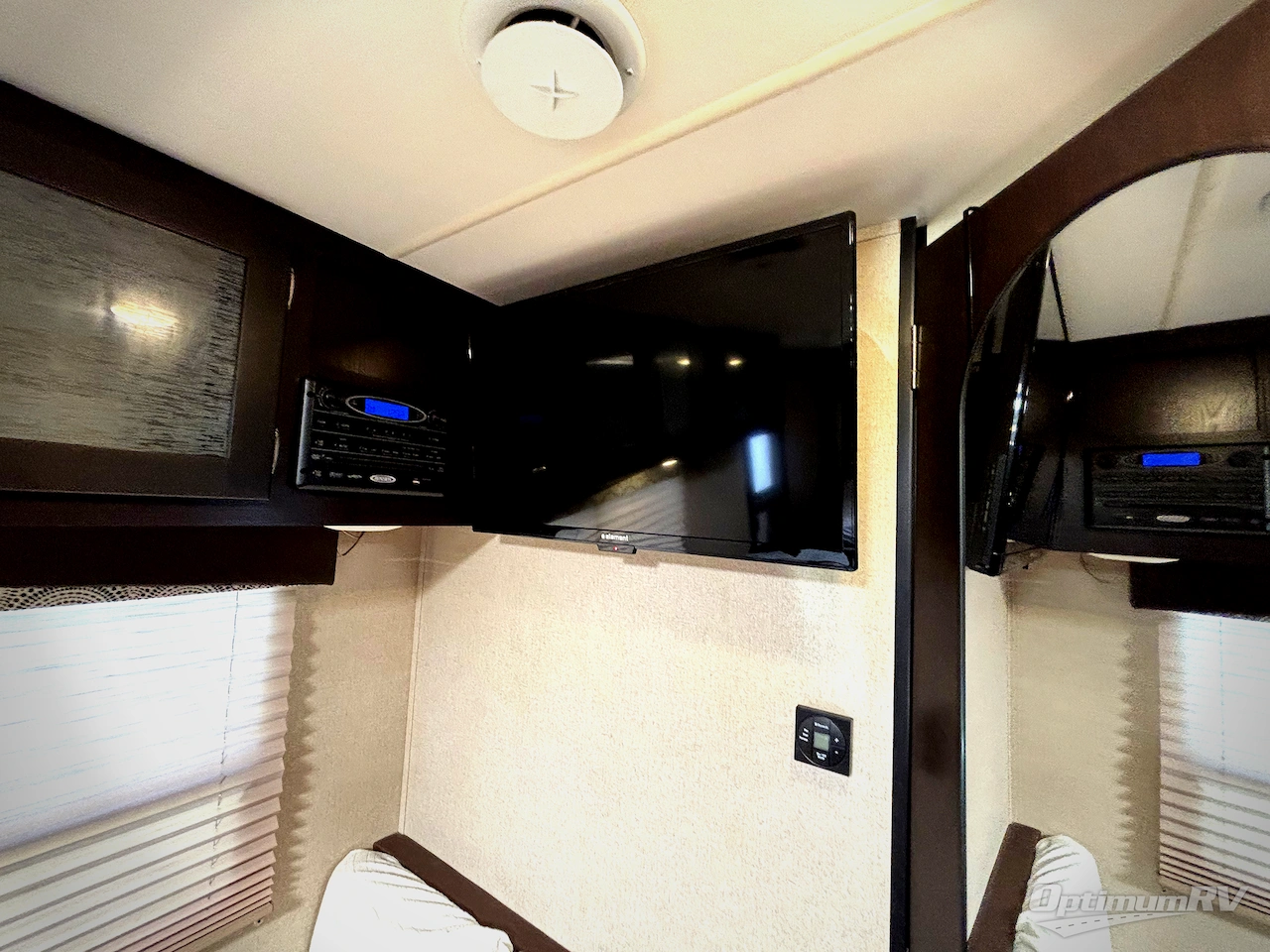 2017 Dutchmen Kodiak Express 201QB Photo 10