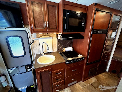 2016 Thor Vegas 24.1 RV Photo 3