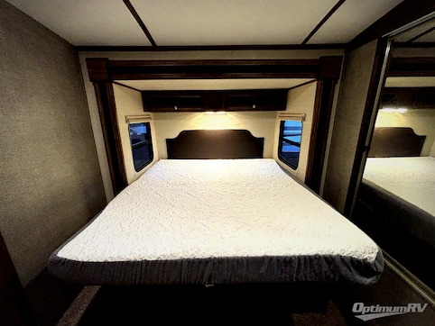 2016 Keystone Cougar X-Lite 30RLI RV Photo 2