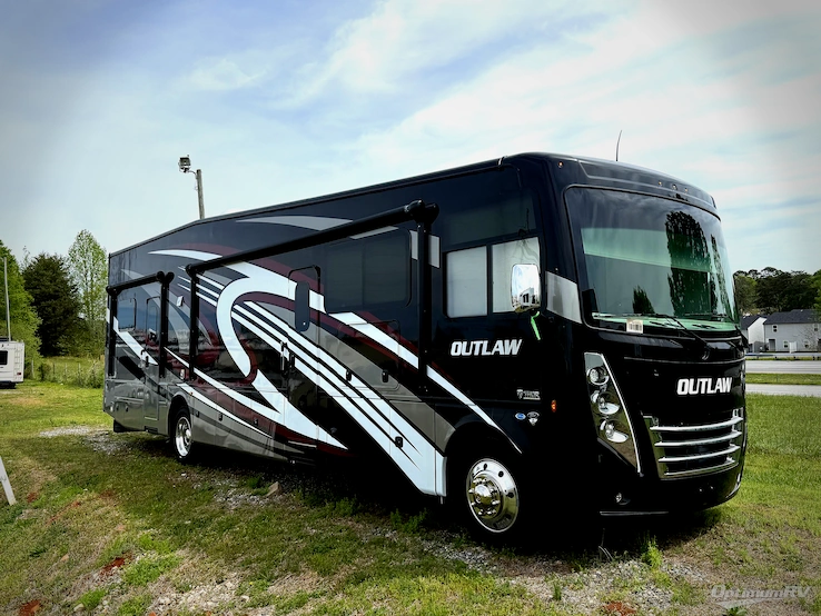 2023 Thor Outlaw 38KB RV Photo 1