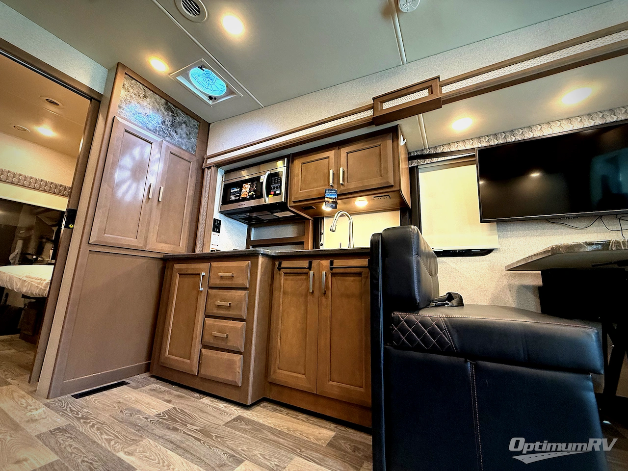 2023 Thor Outlaw 38KB Photo 13