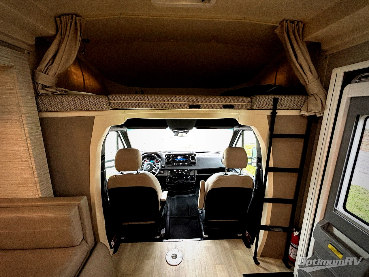 2022 Winnebago View 24D Photo 10