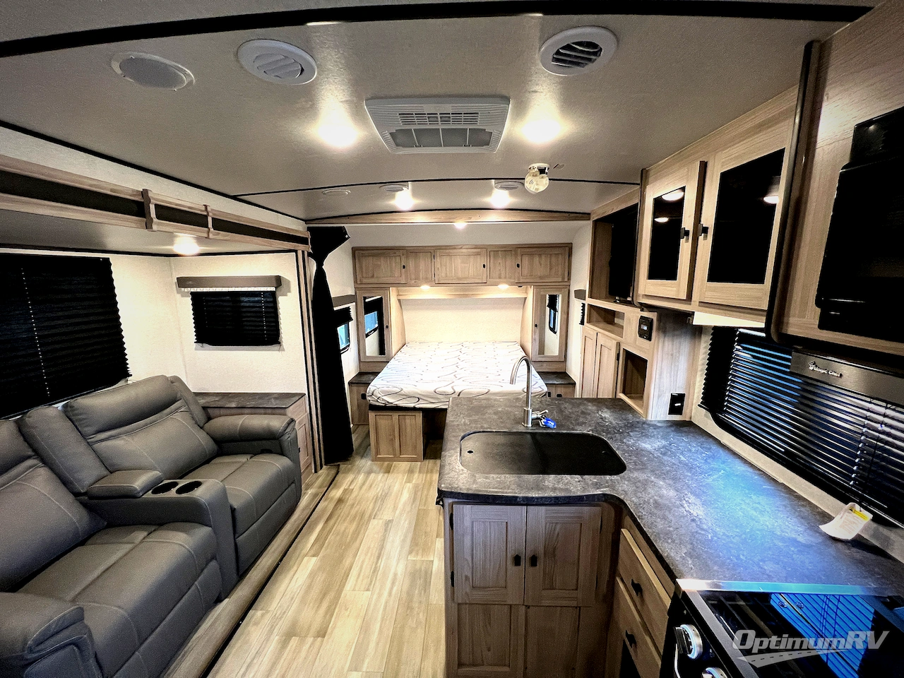2024 Coachmen Northern Spirit Ultra Lite 1943RB Photo 5