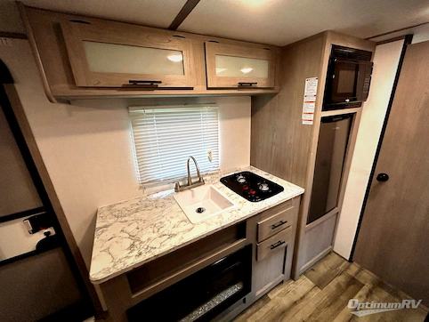 2024 Dutchmen Coleman 17B RV Photo 3