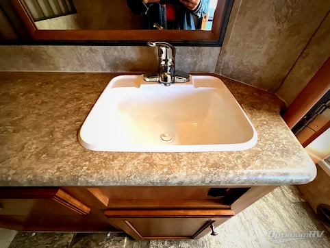 2011 Winnebago Access 31CP RV Photo 4