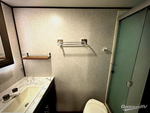 2021 Dutchmen Kodiak Ultra-Lite 242RBSL RV Photo 4