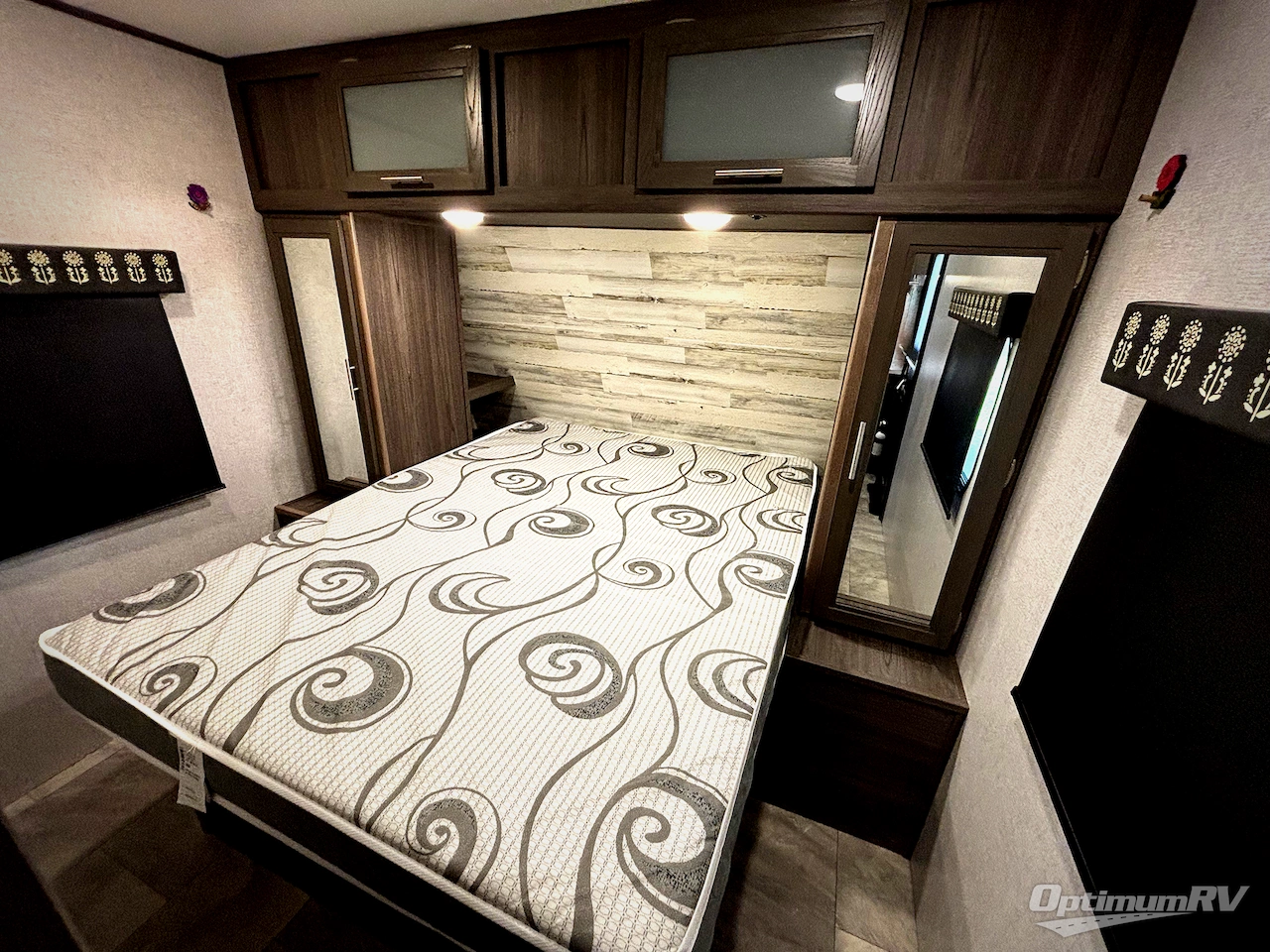 2021 Dutchmen Kodiak Ultra-Lite 242RBSL Photo 7