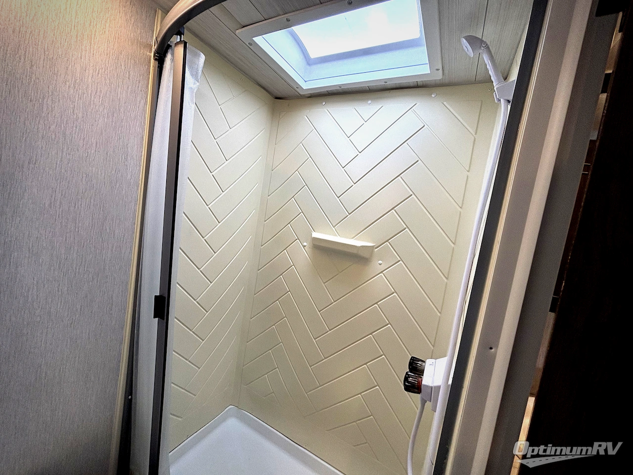 2022 Forest River Wildwood X-Lite 261BHXL Photo 12