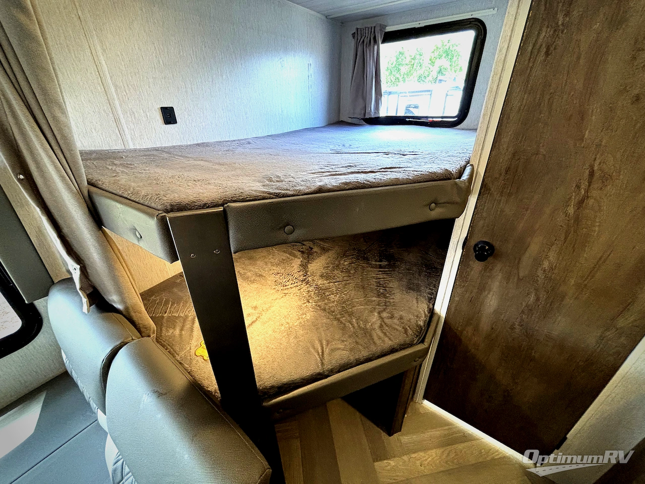 2022 Forest River Wildwood X-Lite 261BHXL Photo 13