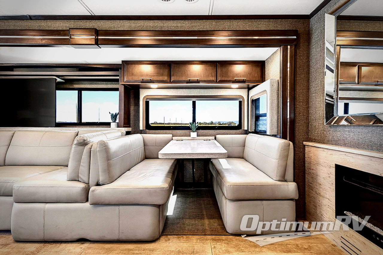 2022 Thor Venetian F42 Photo 16