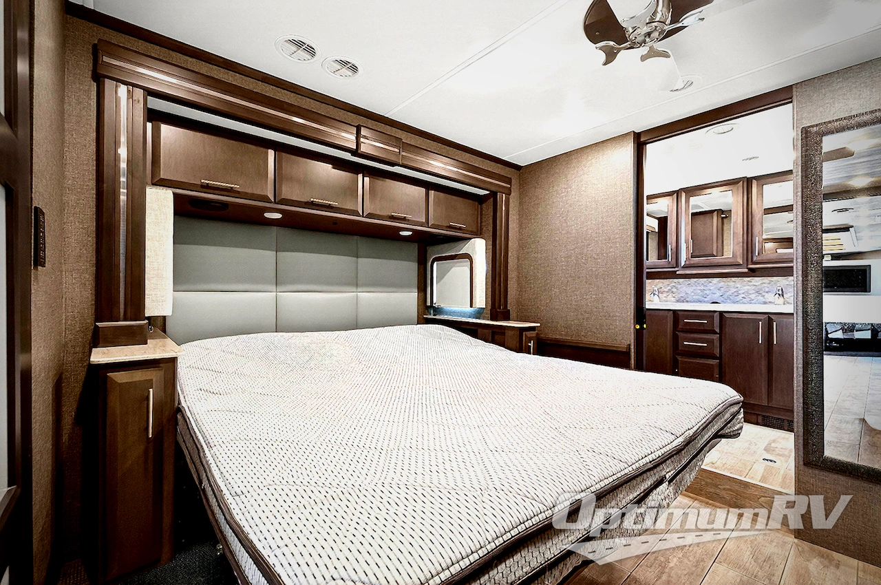 2022 Thor Venetian F42 Photo 23