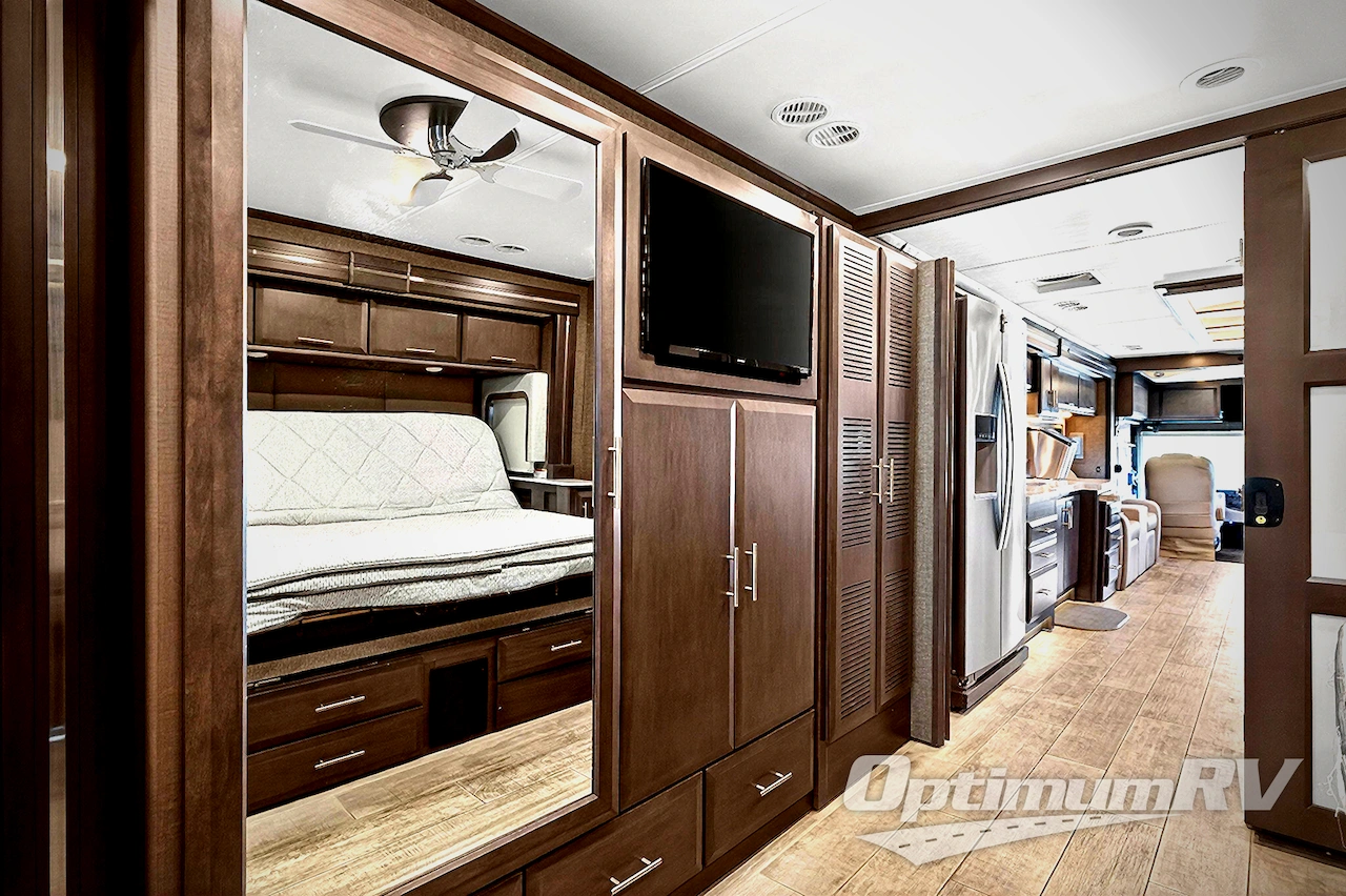 2022 Thor Venetian F42 Photo 25