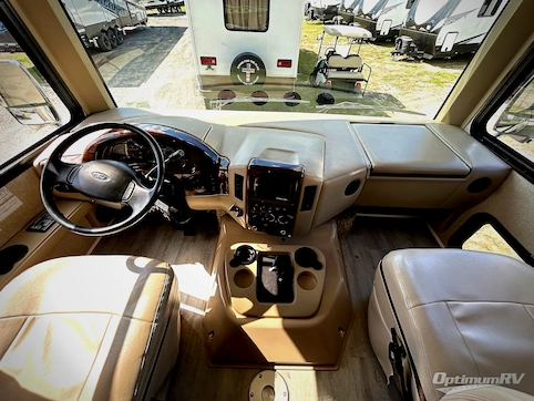 2018 Thor Windsport 34J RV Photo 2