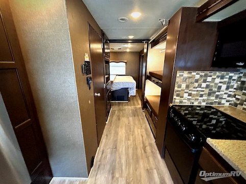 2018 Thor Windsport 34J RV Photo 3