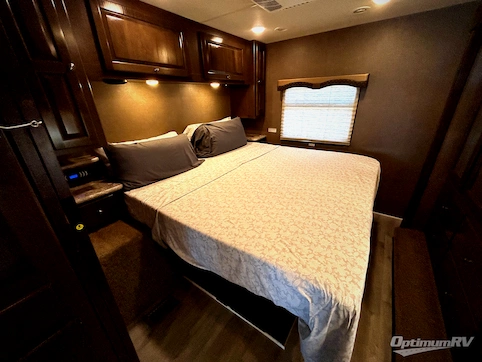 2018 Thor Windsport 34J RV Photo 4