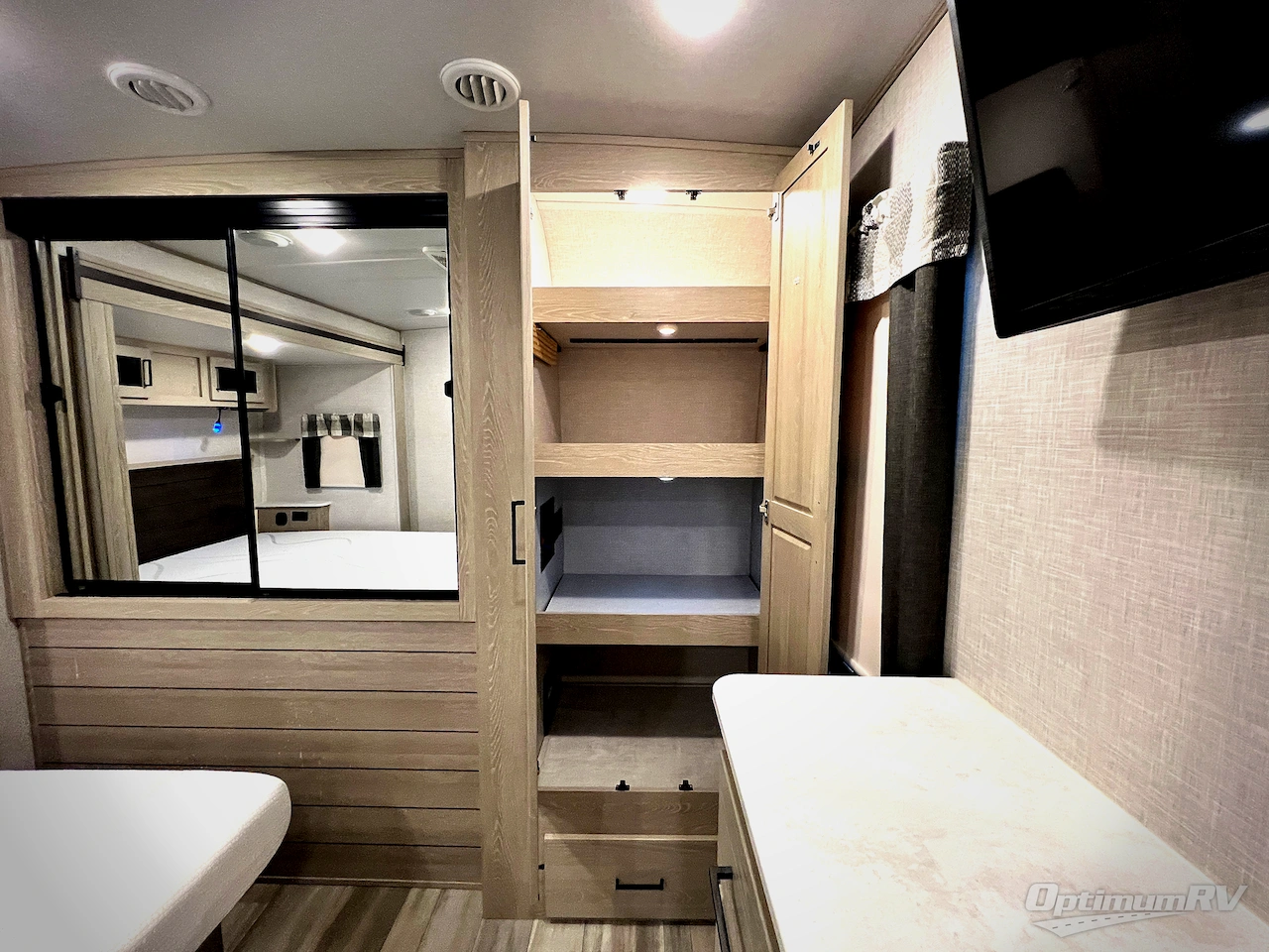 2021 Forest River Flagstaff Classic 832RKSB Photo 17