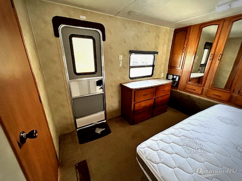 2012 Palomino Puma 32FKSL RV Photo 4