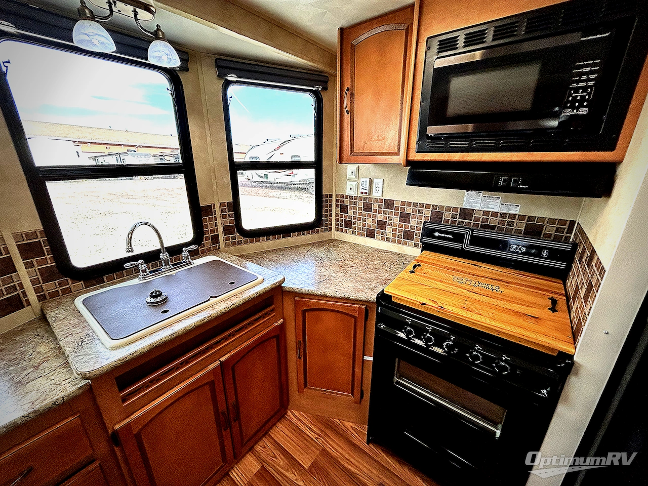 2012 Palomino Puma 32FKSL Photo 10