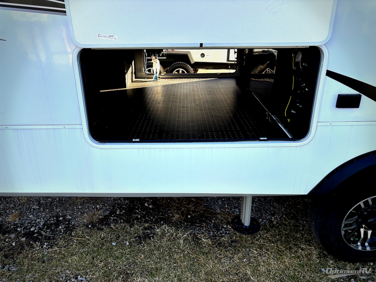 2024 Grand Design Solitude 380FL Photo 17