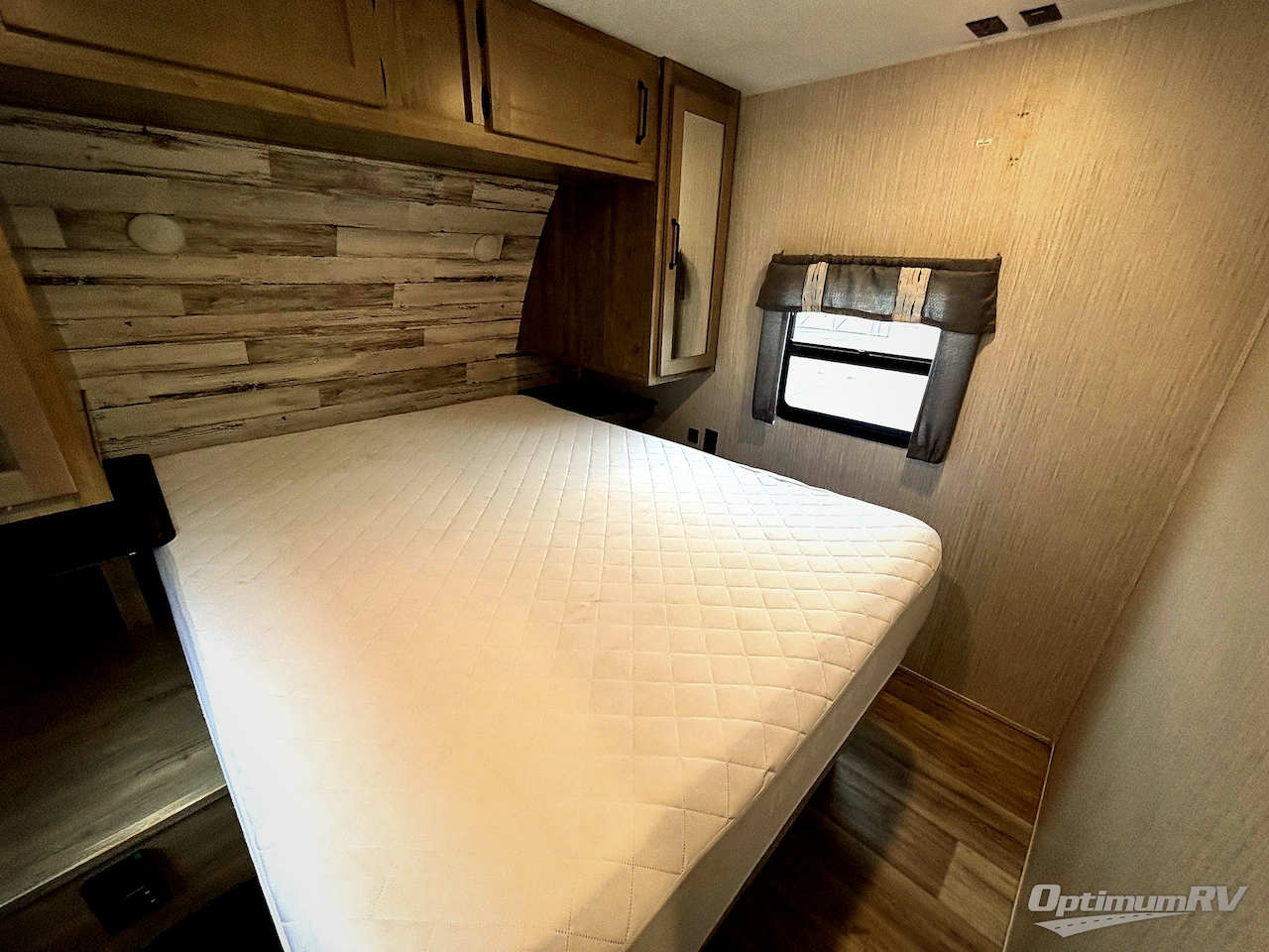 2022 Palomino Puma 32BH2B Photo 15