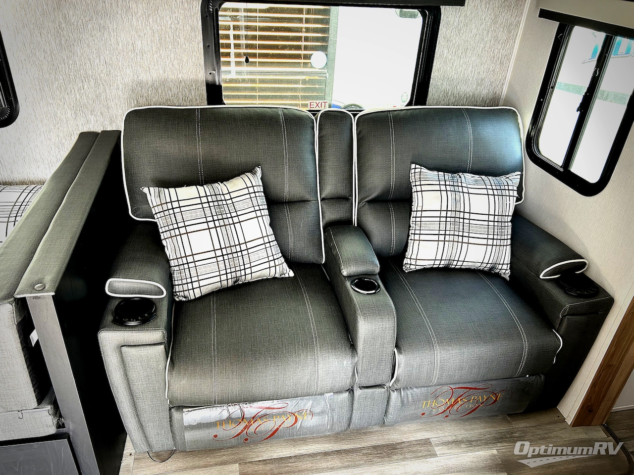 2023 Coachmen Freedom Express Liberty Edition 320BHDSLE Photo 7