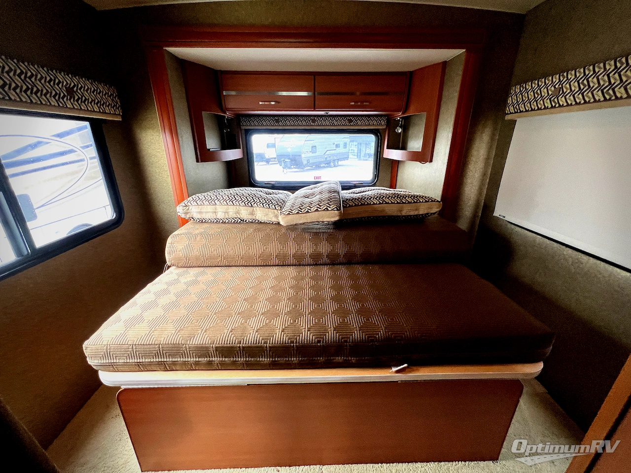 2013 Itasca Navion IQ 24G Photo 15