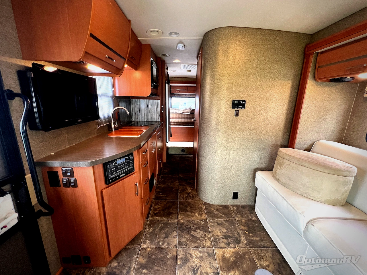 2013 Itasca Navion IQ 24G Photo 20