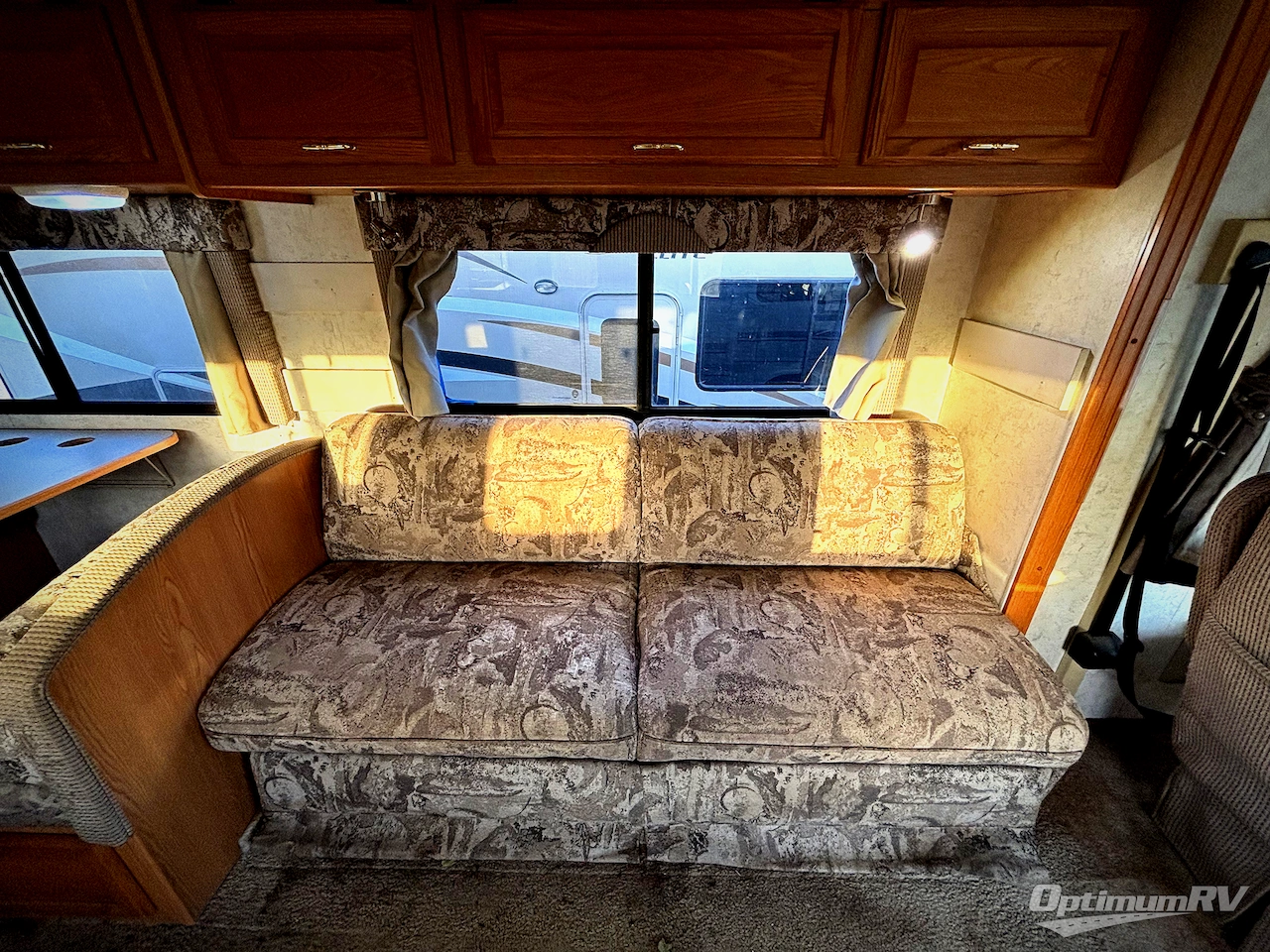 2003 Winnebago Sightseer 33 L Photo 8