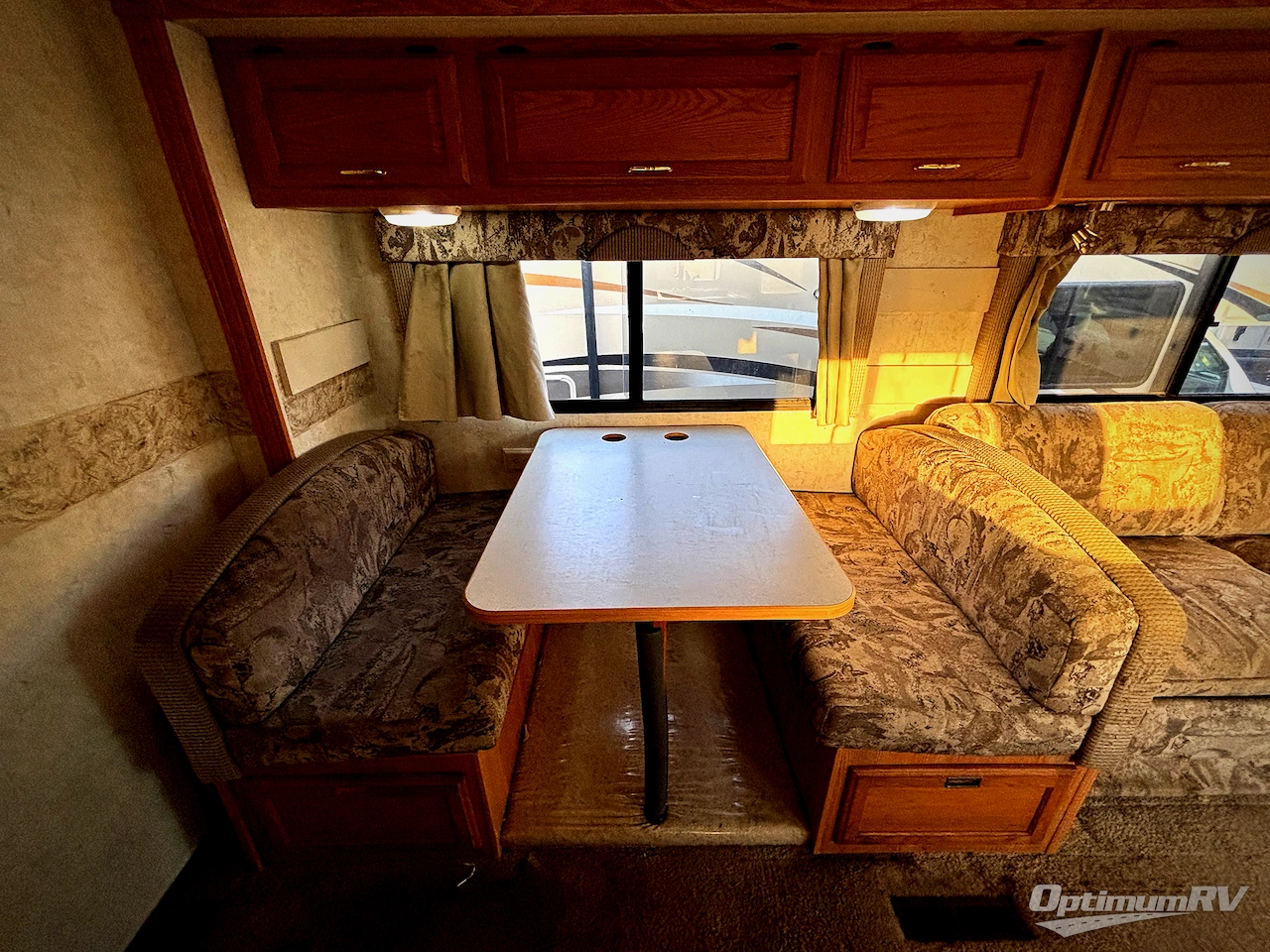 2003 Winnebago Sightseer 33 L Photo 9