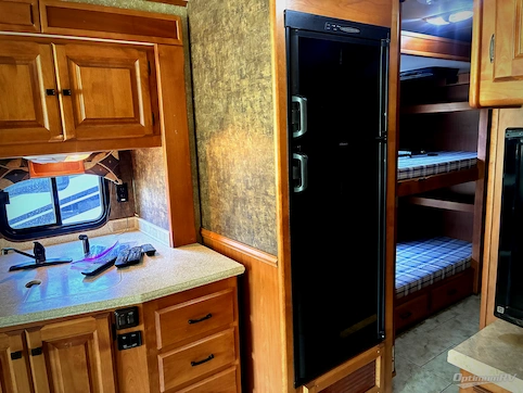 2011 Tiffin Allegro 35 QBA RV Photo 3